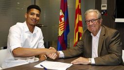 altText(Barcelona niega la cesión de Araujo a la Sub 20)}