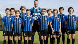 altText(Inter de Milán presentó a Diego Godín)}