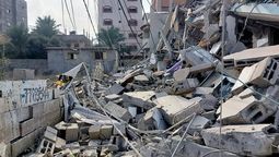 altText(Bebés y pacientes al borde de la muerte por bloqueo en Gaza)}
