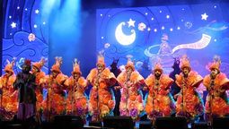 altText(La Trasnochada embelleció el Teatro de Verano con su estética y musicalidad)}