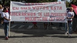 altText(Flores marca un hito nacional al exigir botones de pánico en todas las whiskerías)}