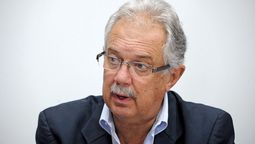 altText(Menéndez destacó valor de la defensa para el desarrollo)}