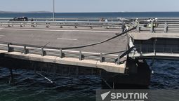 altText(Atacaron con drones acuáticos puente que une Crimea y Rusia)}