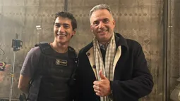 altText(Orsi visitó el set de filmación de la serie de Netflix que se está rodando en Uruguay)}