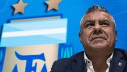 altText(Allanamientos masivos en la AFA y clubes del fútbol argentino por presunto lavado de activos)}
