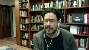 Iván Cepeda, senador de Colombia en Macondo.