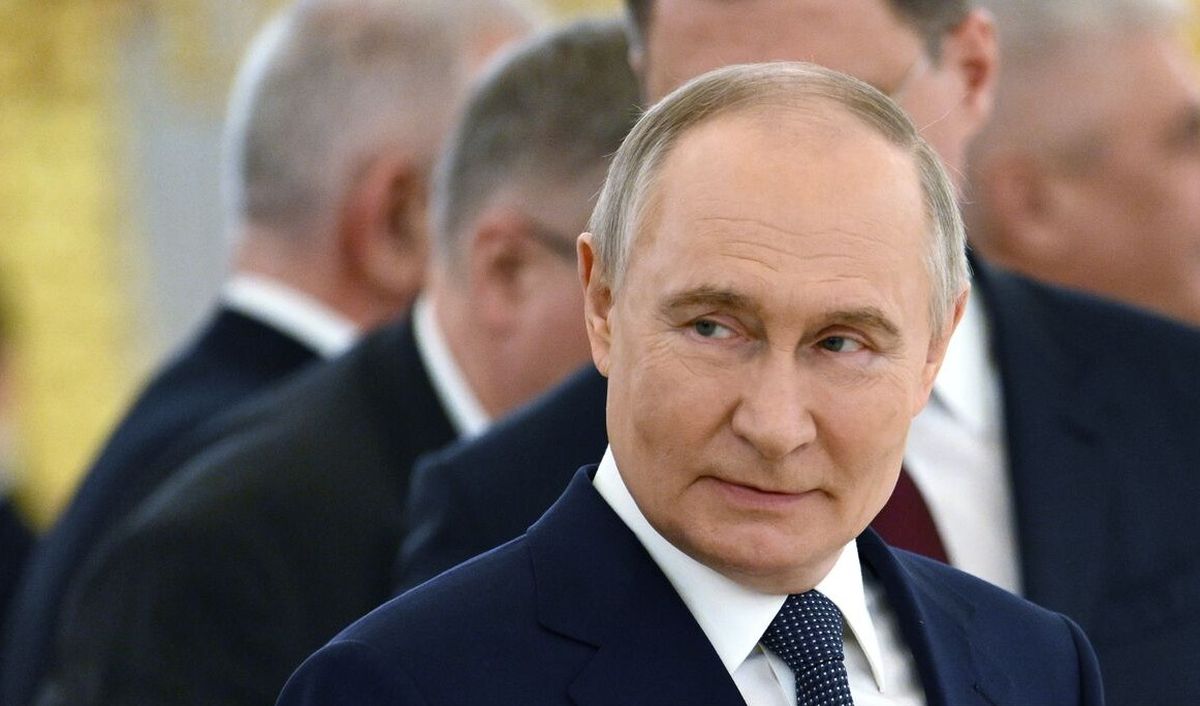 Vladimir Putin dialogará este martes con Donald Trump.