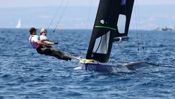 altText(París 2024: dupla uruguaya ingresó a la regata por medallas)}