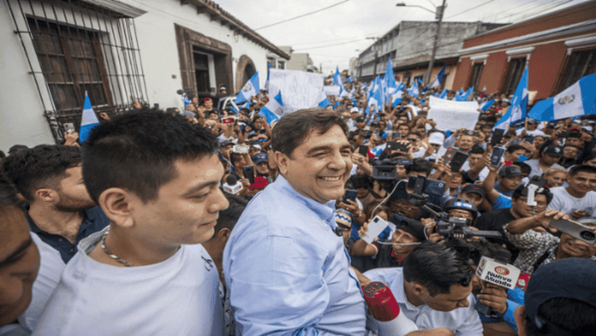 El candidato Carlos Pineda declaró que la CC había acabado con la democracia de Guatemala. 