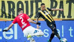 altText(Pese a la rebeldía Peñarol no despega y se aleja en la Tabla)}