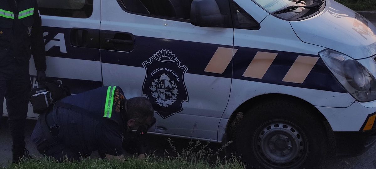 Patrullero baleado esta tarde en Cruz de Carrasco.