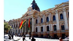 altText(Medios de prensa reflejan discrepancias entre grupos golpistas en Bolivia)}