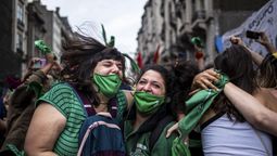 altText(Feminismos en la Argentina de Milei: marchar sobre los escombros)}