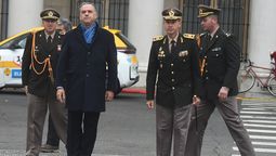 altText(Se estabiliza aprobación al gobierno de Yamandú Orsi pero sigue creciendo la desaprobación)}