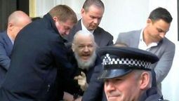 altText(Julian Assange se encuentra incomunicado a dos semanas de su detención)}