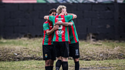 altText(Primera Amateur: Rampla Juniors y Deustcher aplastaron a sus rivales)}