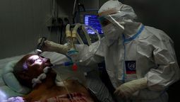 altText(Médico intensivista pide reducir movilidad, para descomprimir los CTI y bajar las muertes)}