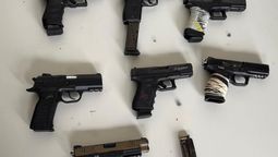 altText(Hombre que andaba a los tiros fue detenido en Casavalle con siete pistolas en su mochila)}