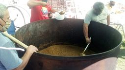 altText(A «golpe de militancia»: inauguran megaolla popular en Fray Bentos)}