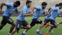 altText(La AUF no citará a Nández y Mayada)}