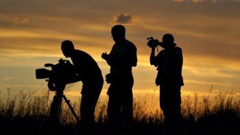 Industria y ACAU lanzaron convocatoria 2025 del programa Series de Ficción Nacional.