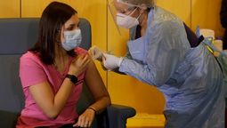 altText(¿A quiénes está dirigida la nueva campaña de vacunación contra el Covid-19?)}