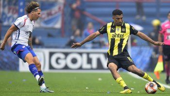 Peñarol: Olivera se mete en el once; Umpiérrez y Roberto Fernández en carrera
