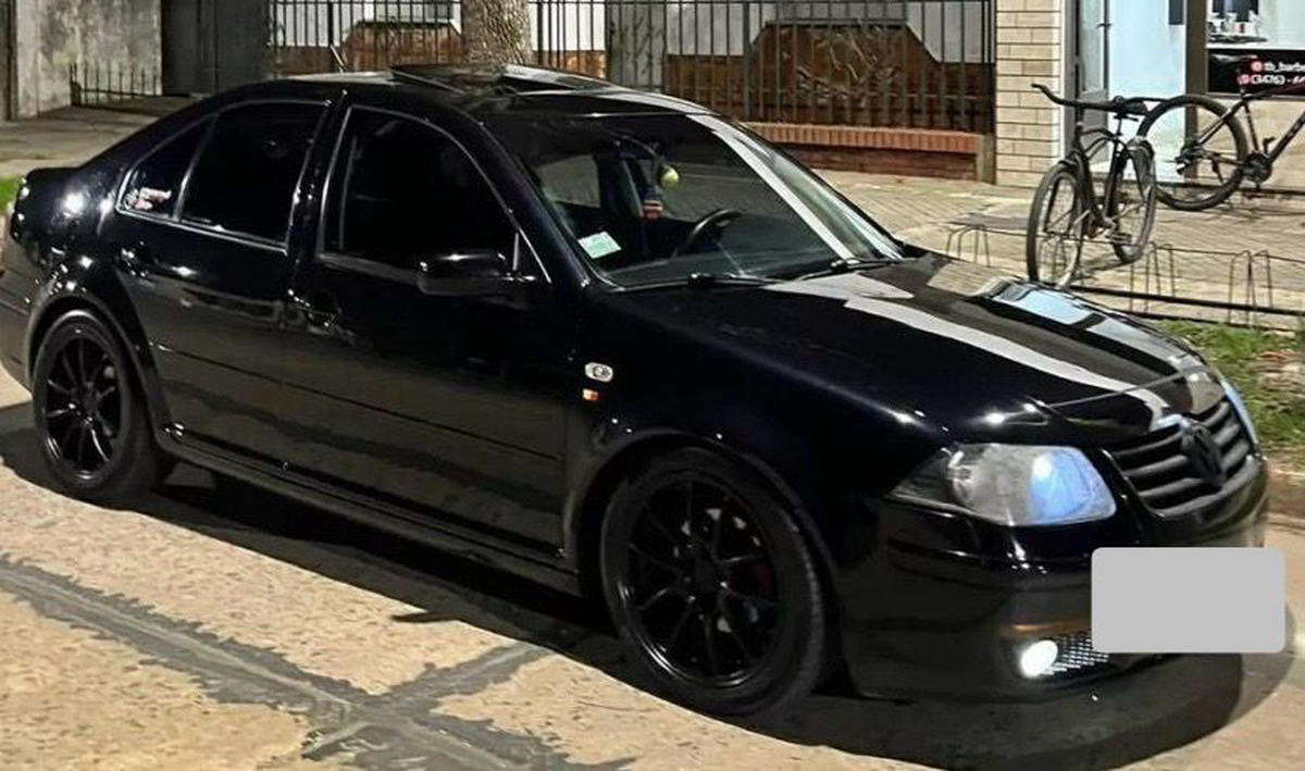 Auto robado que utilizaron los Garaza para el atentado.