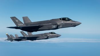 Venezuela denunció que cinco aviones de combate de EEUU sobrevolaron su espacio aéreo