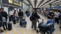 altText(Unos 30.000 turistas están atrapados en Israel por la guerra con Irán)}