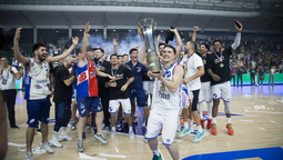 altText(Nacional hizo história y se consagró campeón de la Liga Sudamericana de Básquetbol)}