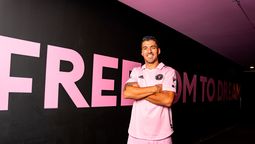 altText(Luis Suárez vuelve a jugar con Lionel Messi)}