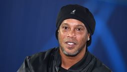 altText(Ronaldinho Gaúcho participará del juego de los famosos en Maldonado)}