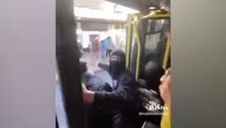 altText(Investigación policial no detectó delito de hinchas de Cerro en el 306: nadie vio armas y todos pagaron boleto)}