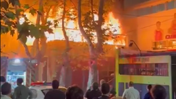 altText(Se incendió el Salón Rojo del Club Trouville)}