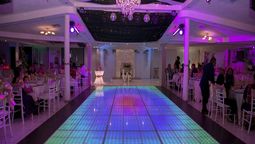 altText(El escabroso camino de los salones de fiesta para reabrir en pandemia)}