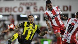 altText(Peñarol volvió a dejar puntos ante River Plate y no levanta cabeza)}