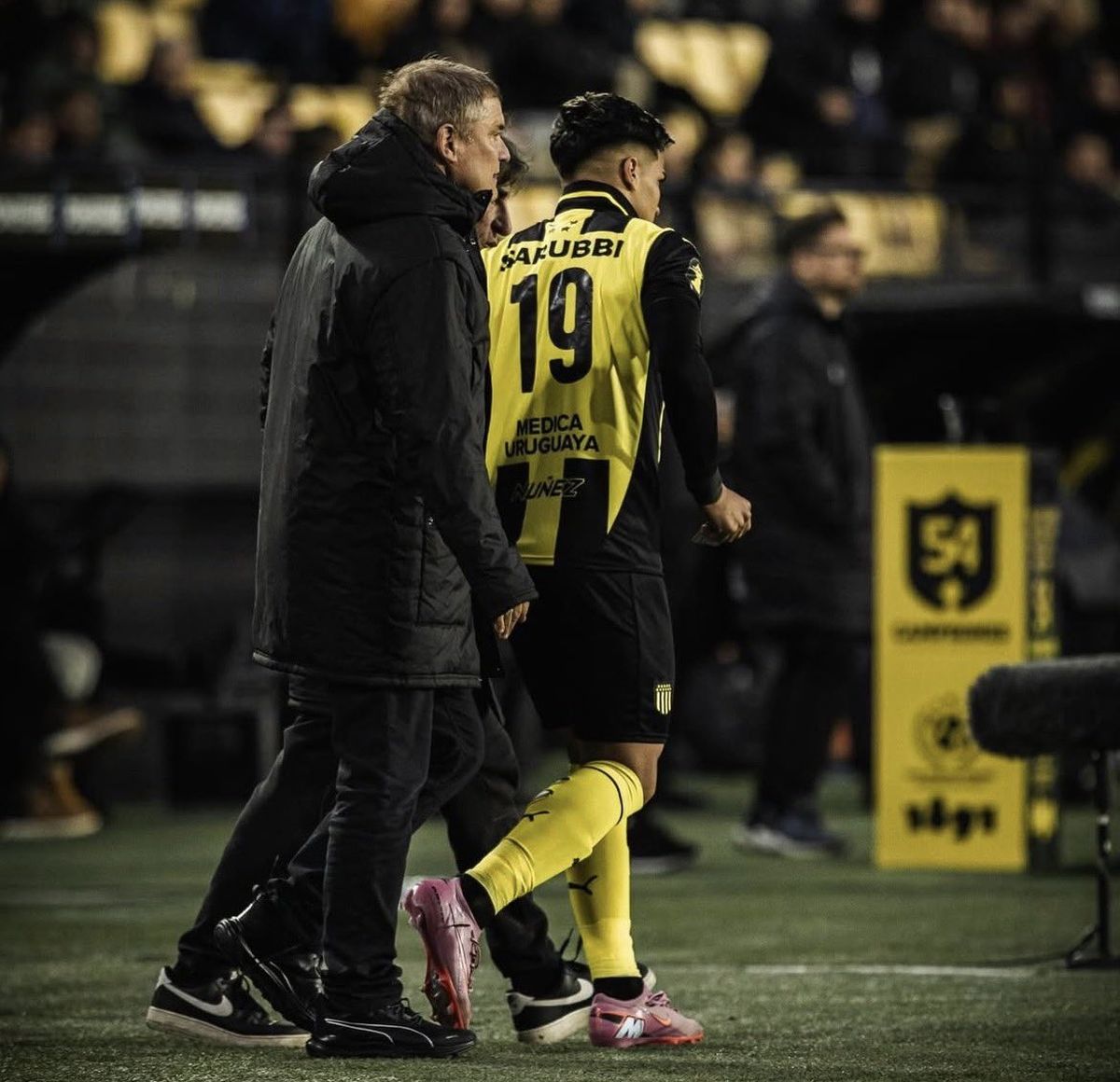 Aguirre puso en duda la continuidad de Arezo en Peñarol.