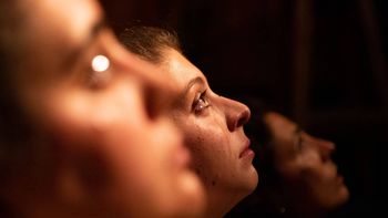 Piel adentro: nueva pieza teatral que llega a Sala Lazaroff