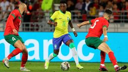 altText(Brasil tropezó en el debut, pero Vinicius evitó una sorpresa mayor ante Marruecos)}