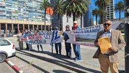 altText(Gobierno sigue dando la espalda a exobreros de Salto Grande)}