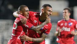 altText(Nacional: tres partidos, tres nueves)}