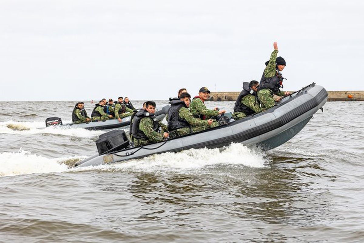 Infantes de marina uruguayos en maniobras con los US marines.