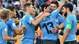 altText(Uruguay le ganó a Nueva Zelanda y fue primero en el grupo)}