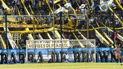 altText(El apoyo de las barras sudamericanas a los hinchas de Peñarol presos en Brasil)}