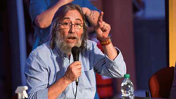 altText(«A la izquierda le falta generar usinas de ideas»)}