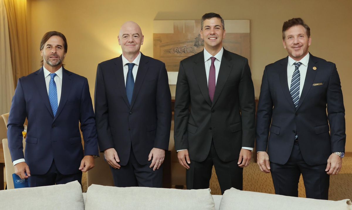 Lacalle Pou, Infantino, Pe&ntilde;a y Dom&iacute;nguez en la Conmebol.