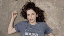 altText(Barbi Recanati: el goce poético y roquero del final de las cosas)}