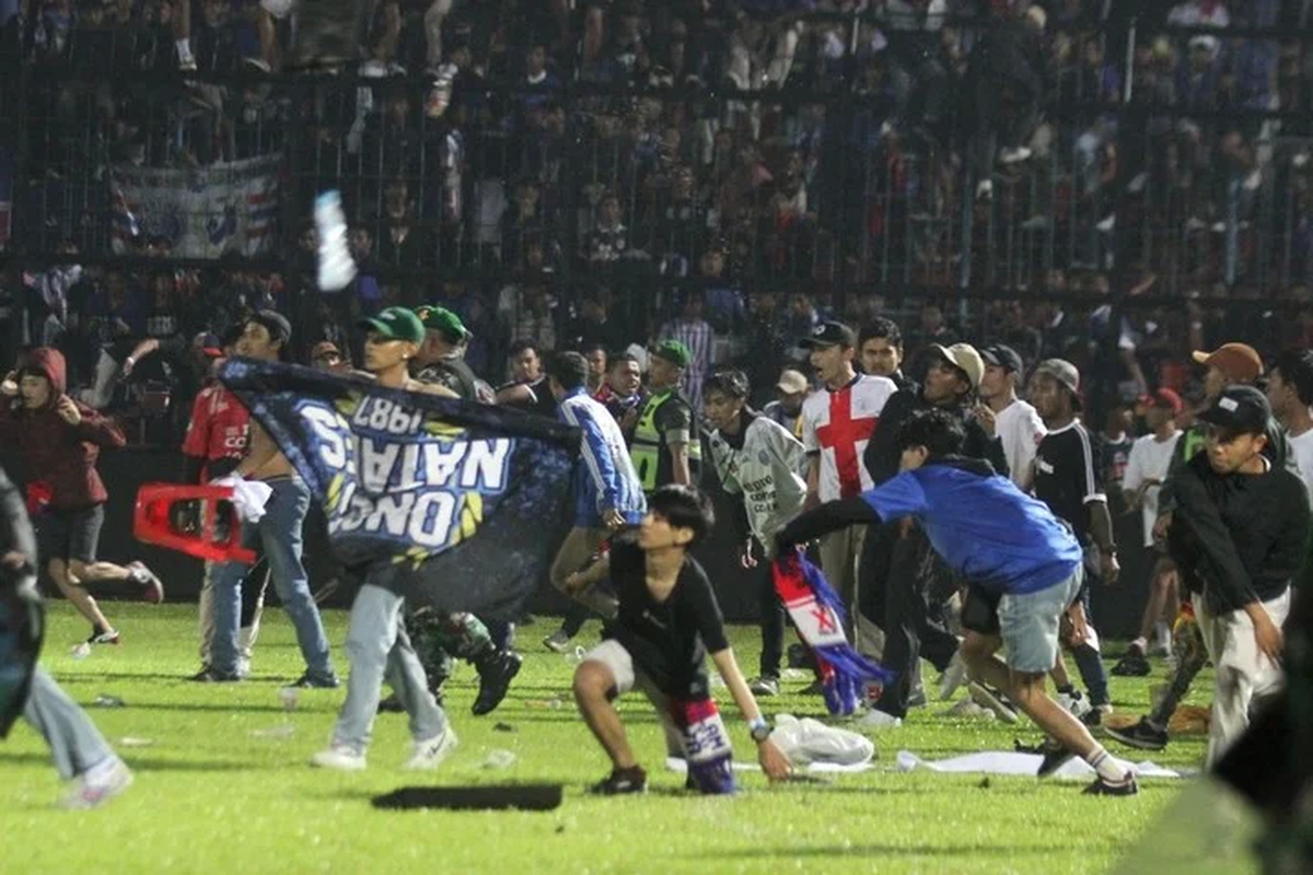 Tragedia en Indonesia en un estadio de fútbol.