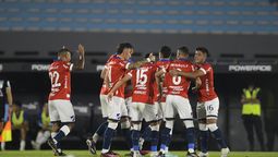 altText(Con doblete de Martínez Nacional derrotó 2 a 1 a Racing)}